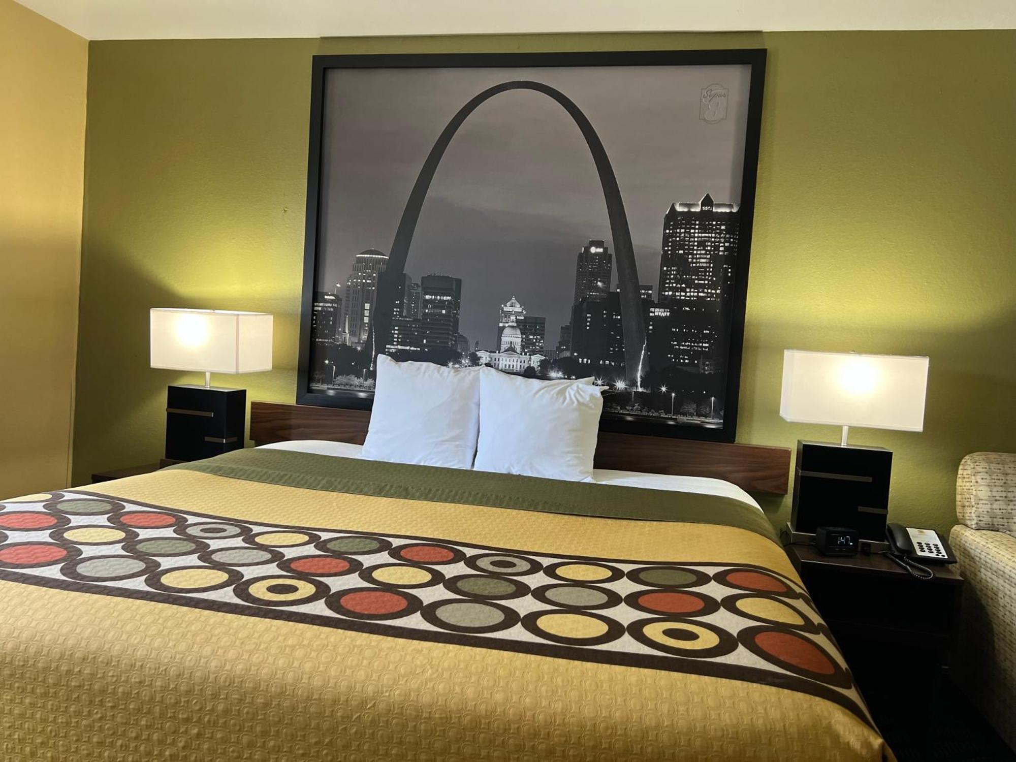 Super 8 By Wyndham Farmington Hotel Екстериор снимка