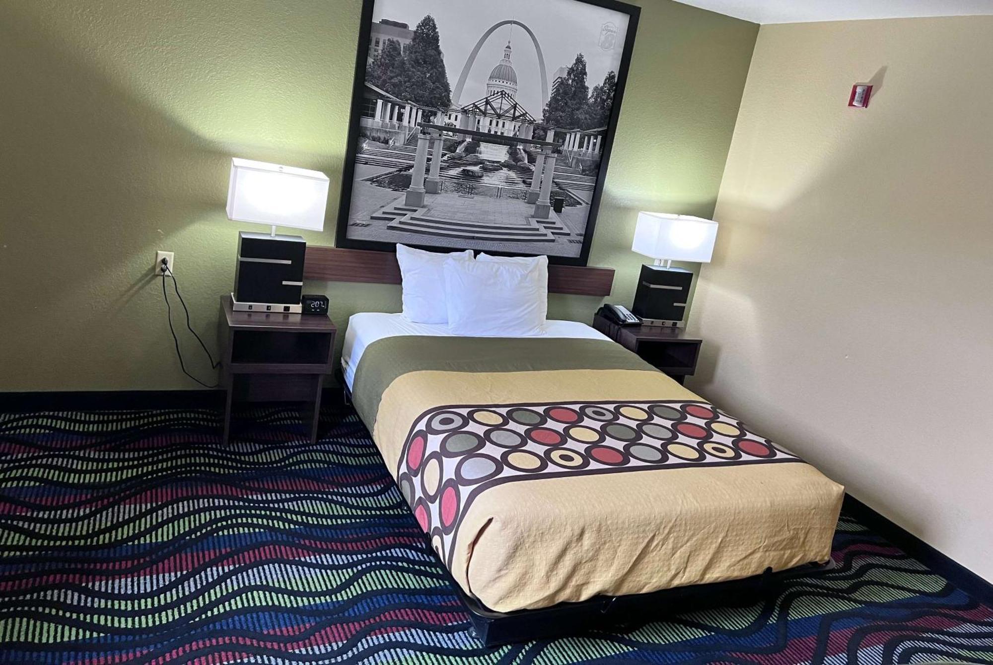 Super 8 By Wyndham Farmington Hotel Екстериор снимка